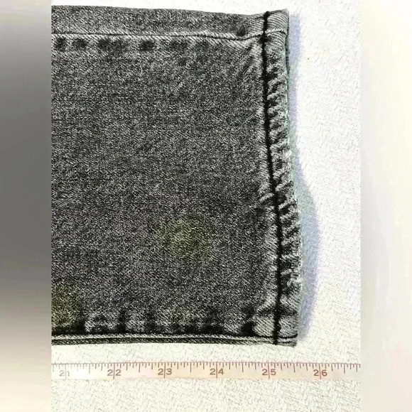 BDG by Urban Outfitters Slim Straight Destroyed Jeans in Black Size 27 - Picture 7 of 7